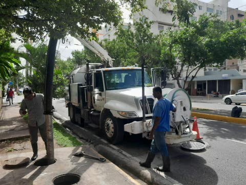 Alcaldía DN asegura mantienen brigadas en trabajo continuo ante Franklin