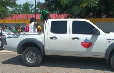 Evacuan estudiantes haitianos de escuela en Dajabón por amenazas de represalias tras cuádruple crimen
