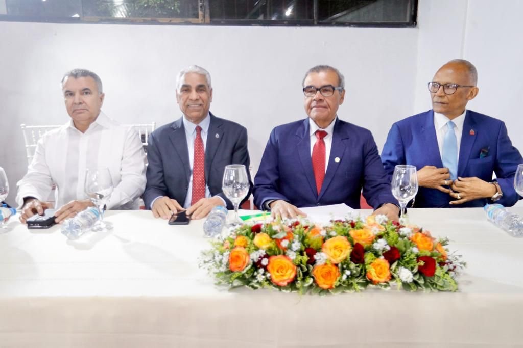 Colegio Médico otorga su máximo galardón “Maestro de la Medicina Dominicana” a cuatro destacados galenos