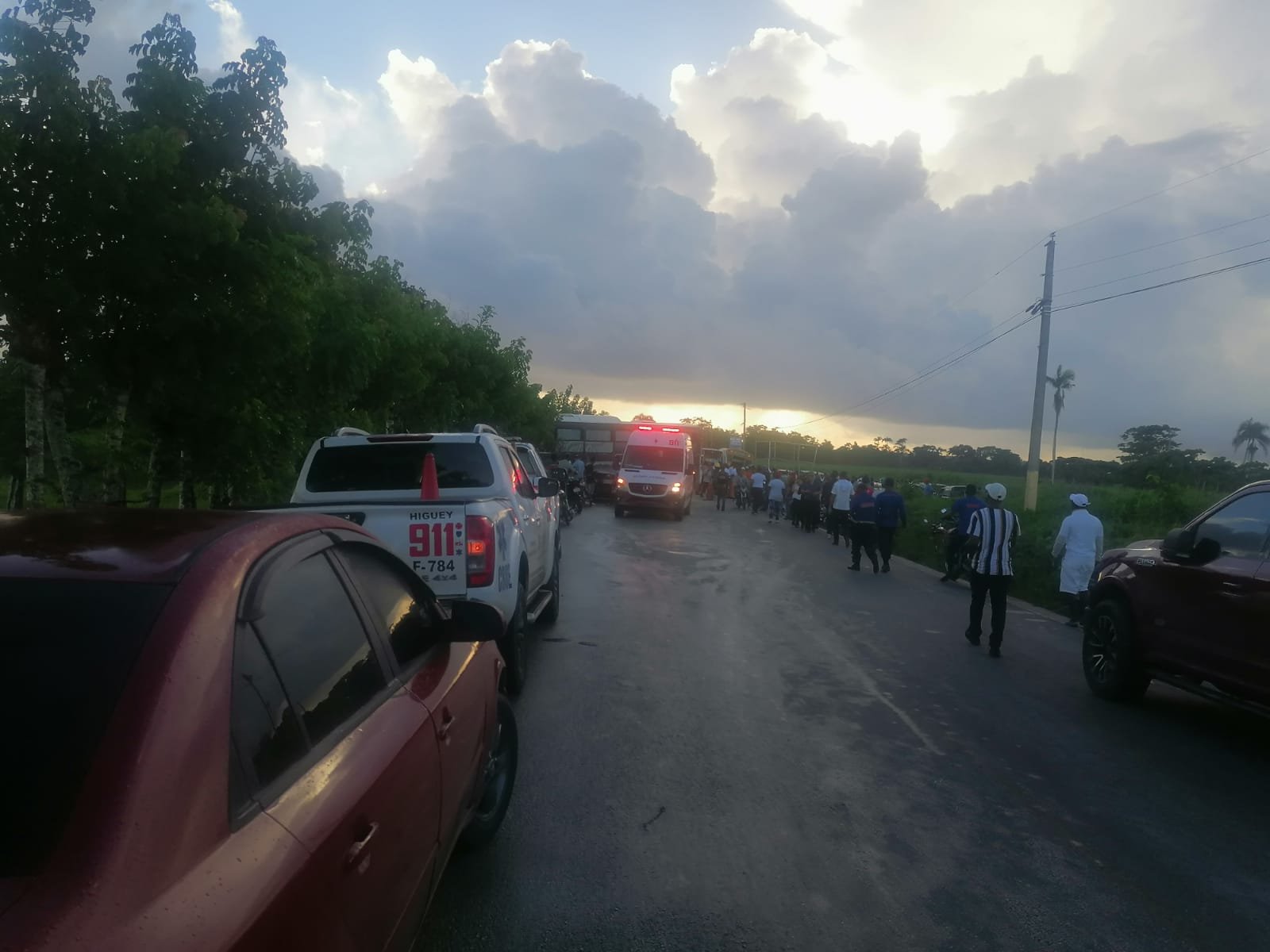 Asistencias del 9-1-1 a accidente de tránsito entre dos autobuses de transporte de personal