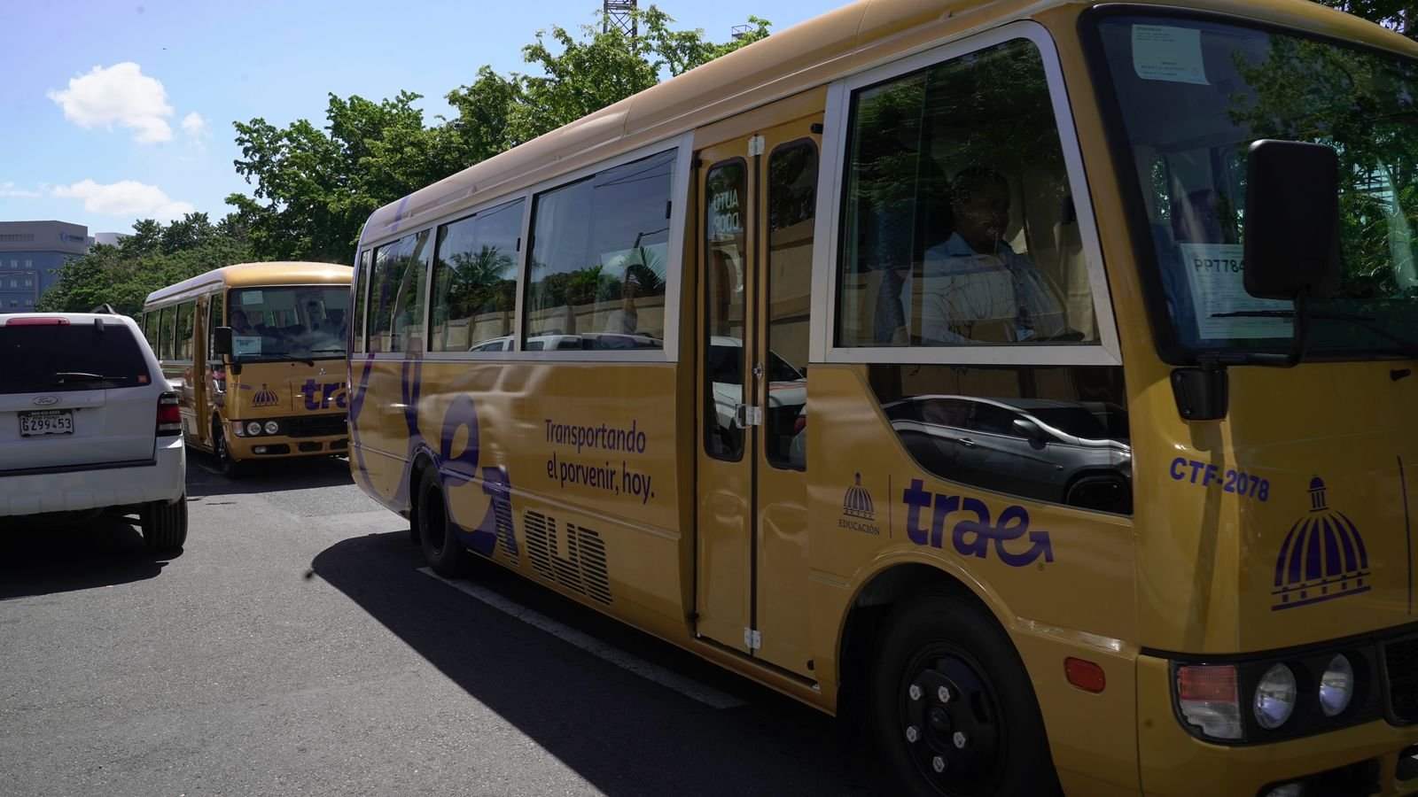 El Gobierno pone en marcha en el Gran Santo Domingo el Transporte Estudiantil (TRAE) con 220 autobuses