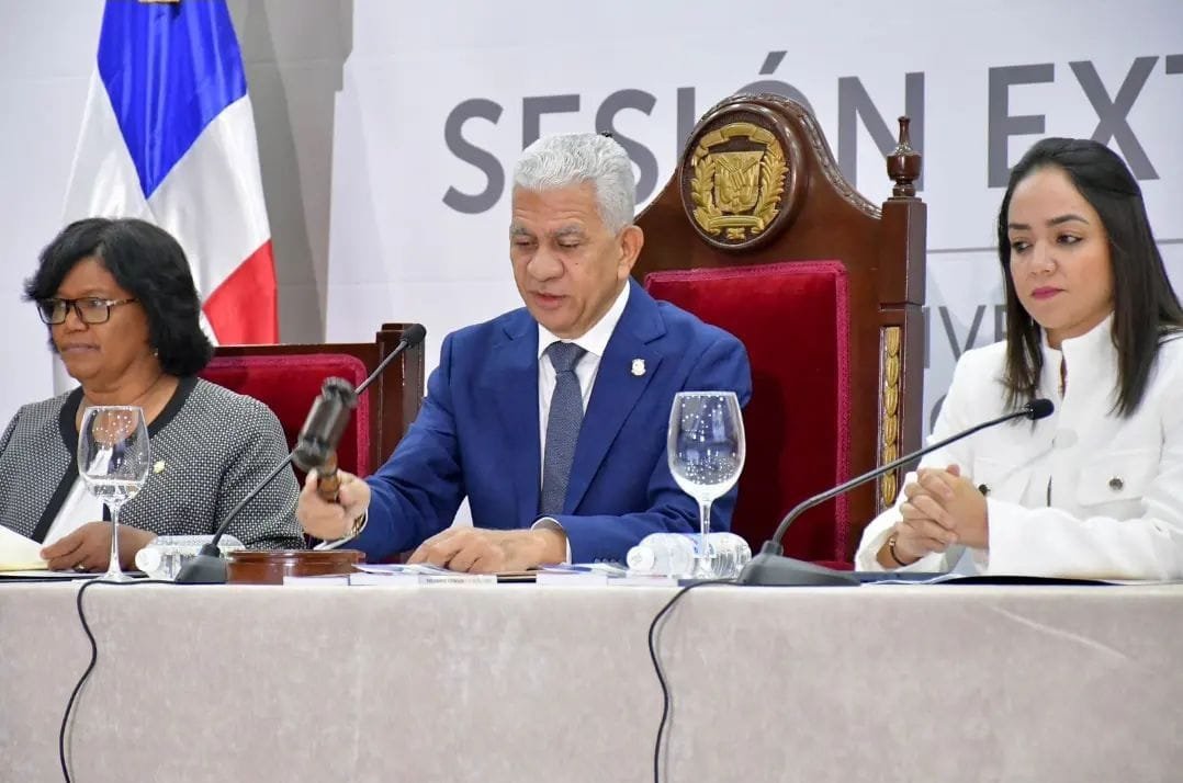 Senado aprueba solicitar al presidente declarar de prioridad la bachata para promover Puerto Plata y Santiago, sus atractivos, marcas y productos