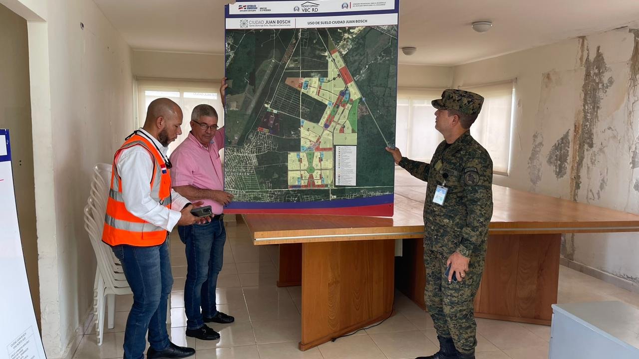 Director ejecutivo de la  Defensa Civil Juan Salas  envía comisión evaluar   instalación de estación en Ciudad Juan Bosch, Santo Domingo Este