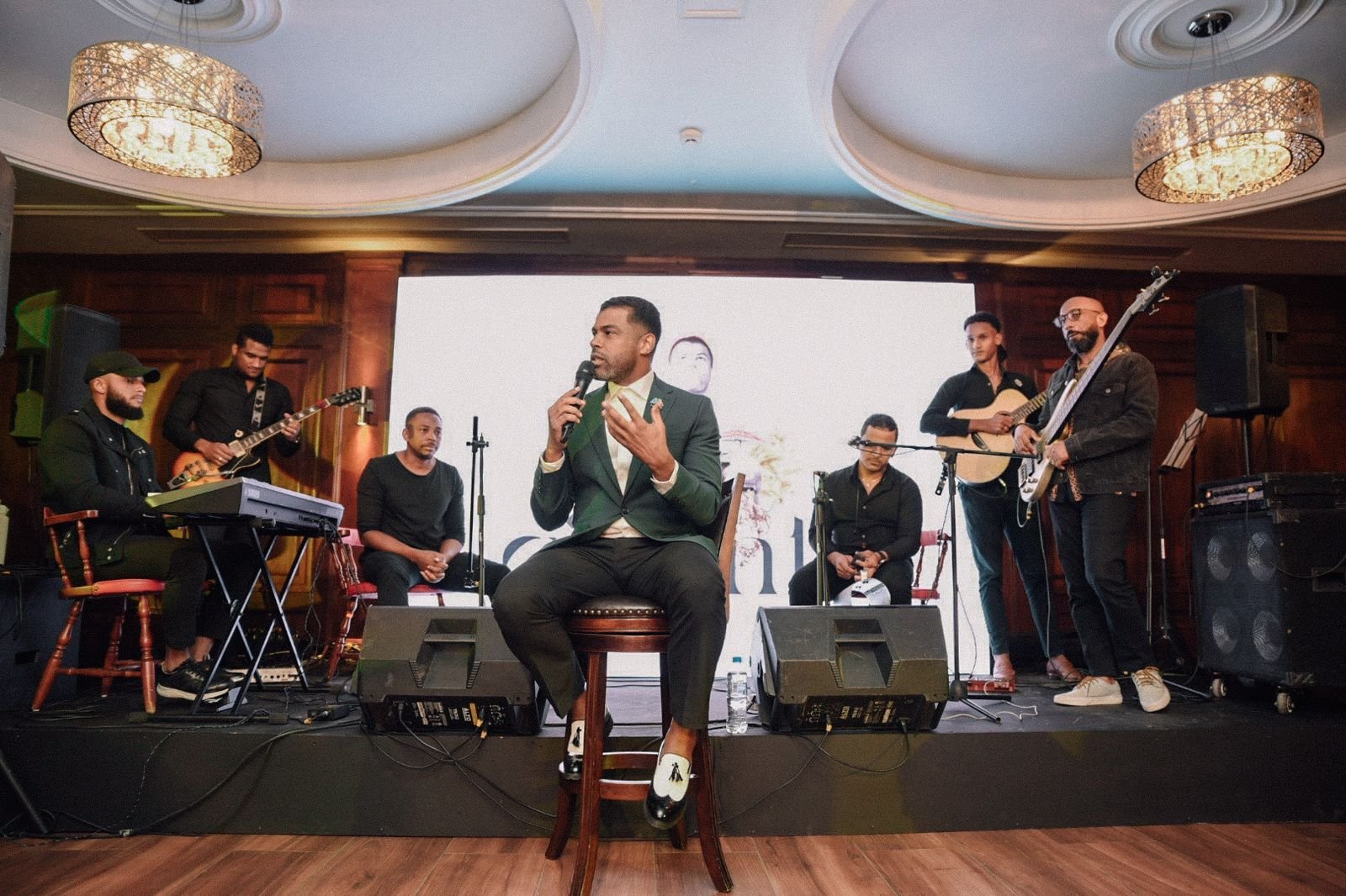 Cristian Allexis lanza “gigante”, su primer álbum como solista y anuncia concierto en Hard Rock Café Santo Domingo