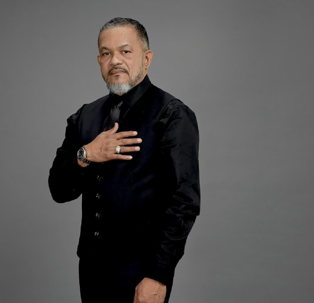 Robert Moreno promociona tema " Amarte a la Antigua"