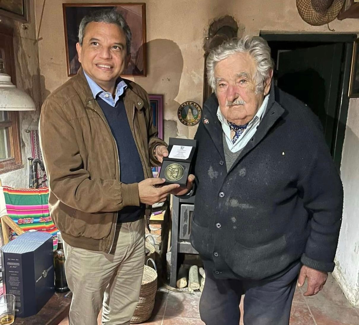 Pepe Mujica recibe la medalla “Enriquillo Primer Guerrillero de América” que obsequia la Comisión Permanente de Efemérides Patrias