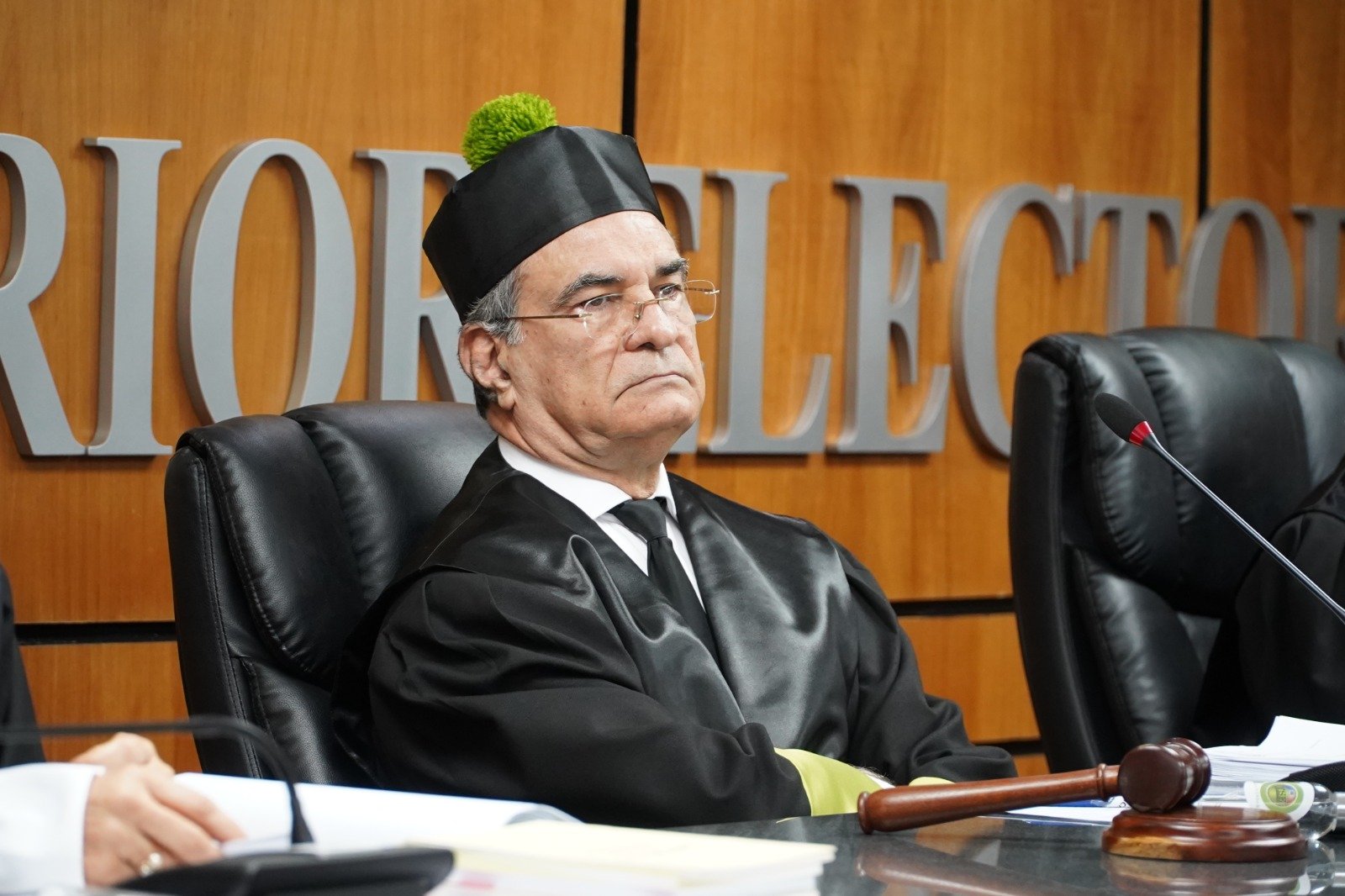 Tribunal Superior Electoral aplaza audiencia sobre demanda en nulidad de precandidaturas a diputadas e impugnación contra resolución JCE