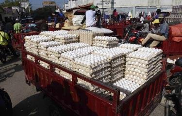 Gobierno entrega bono de RD$54 millones a comerciantes por cierre de la frontera