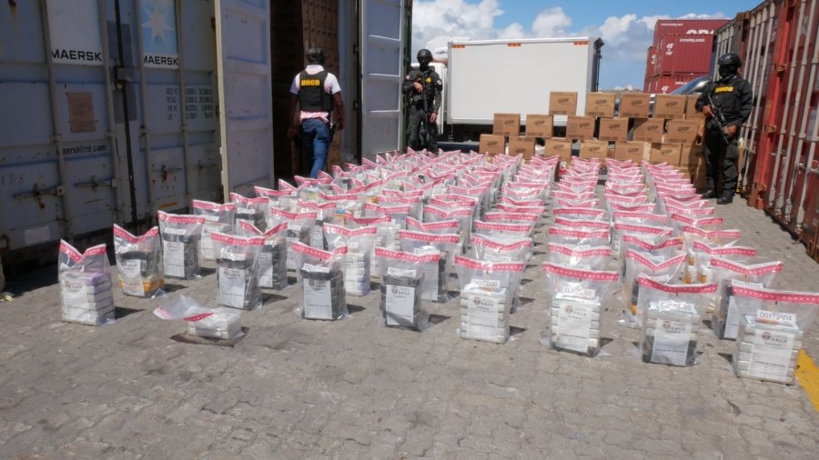 Autoridades ocupan 97 láminas de cocaína en el Puerto Multimodal Caucedo