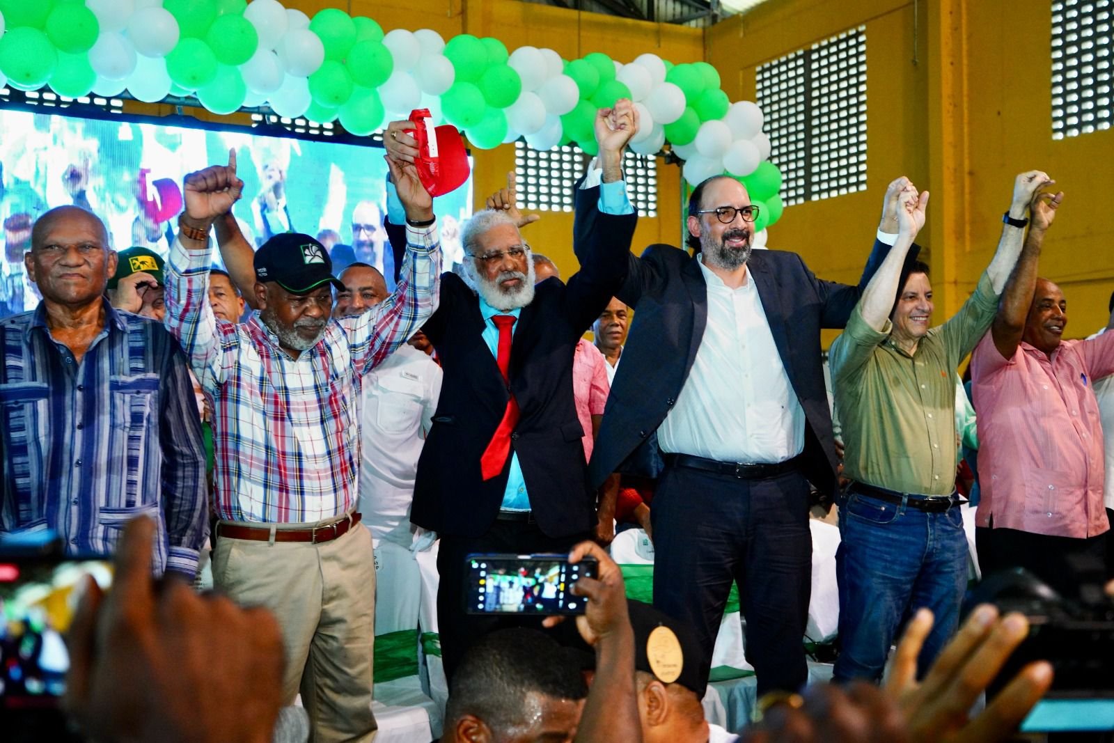 Proclaman a Juan Hubieres candidato a senador de la Fuerza del Pueblo por Monte Plata