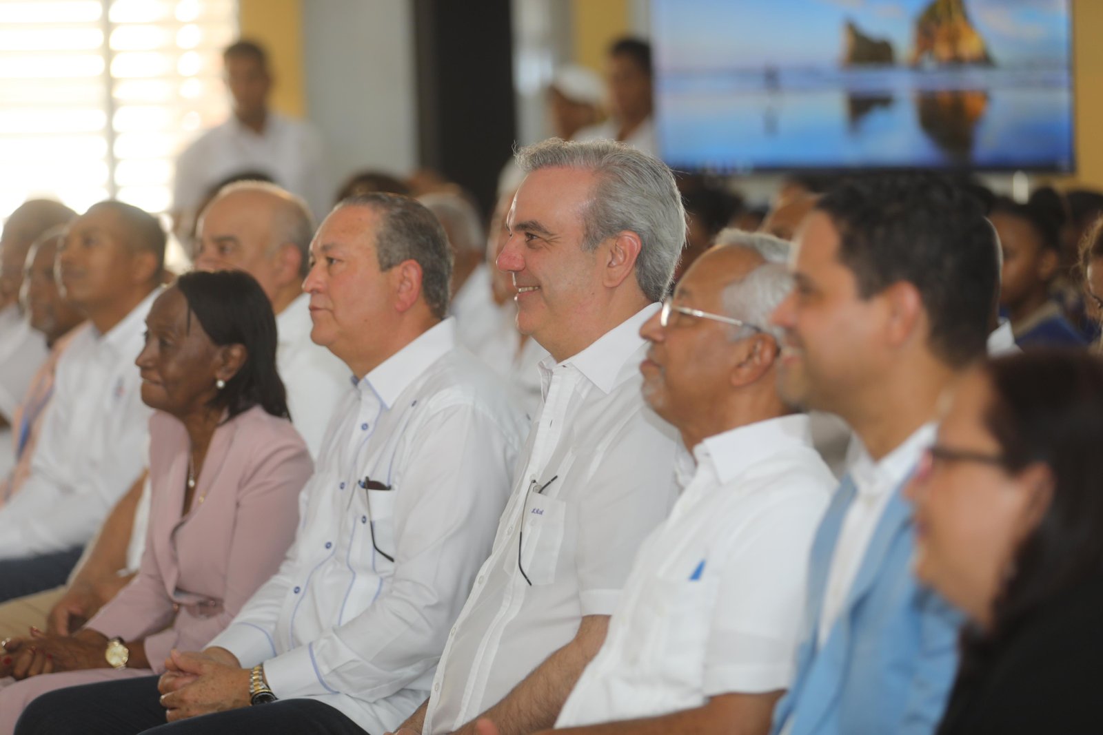 Presidente Abinader inaugura primera etapa de la escuela básica Mercedes Sepúlveda en el Ensanche Luperón que beneficiará a 800 alumnos