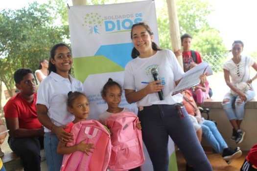 Fundación Soldado de Dios concluye entrega útiles escolares a niños de diferentes regiones  