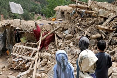 Al menos 15 muertos y 78 heridos en siete seísmos de hasta 6,3 grados en Afganistán