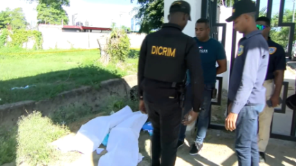 Dictan prisión preventiva contra dos acusados por el abandono de seis cadáveres de recién nacidos frente a un cementerio en República Dominicana
