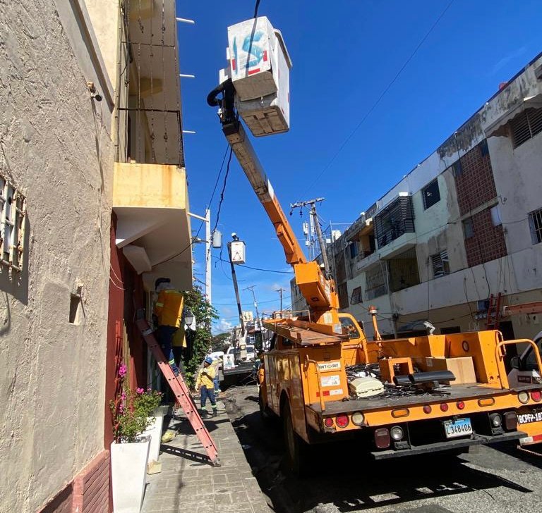 Edeeste inicia instalación de transformador adicional en Subestación San Pedro 138kV para corregir sobrecargas en la zona