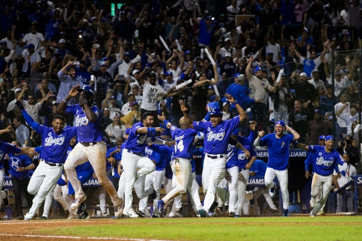Licey vence a Gigantes a base de jonrones