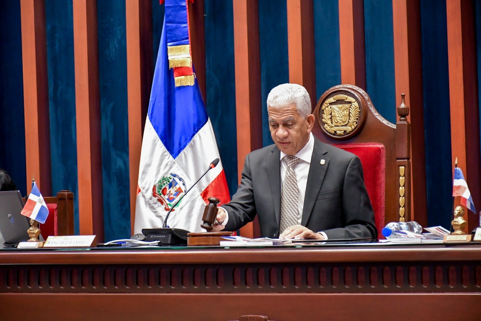 Senadores aprueban proyecto administrara bienes incautados en proceso penales y extinción dominio