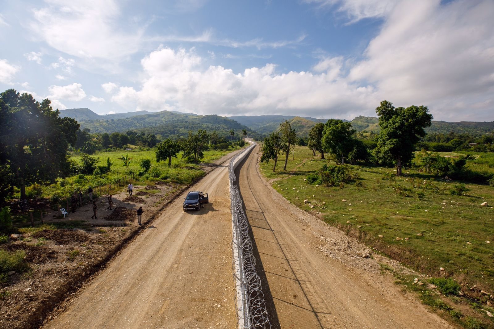 Presidente Abinader inaugura primer tramo de la verja perimetral inteligente en Elías Piña que comienza a cambiar la frontera