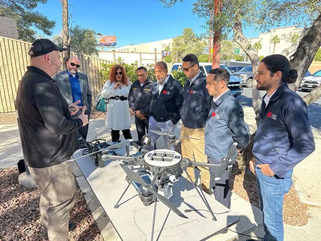 9-1-1 intercambia experiencias en modelos operativos y tecnología avanzada en Estados Unidos  