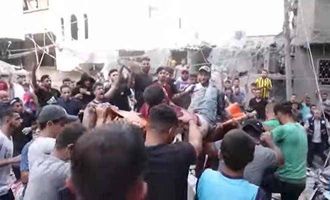 Decenas de personas murieron tras una noche de bombardeos en Gaza