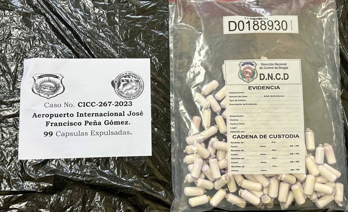 Detenido hombre en AILA con 99 bolsas de cocaína en el estómago