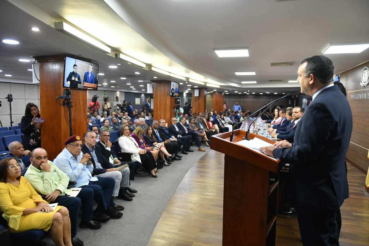 JCE logra certificaciones en las Normas ISO 9001, 27001 y 54001; OEA dice órgano electoral de RD es un referente regional