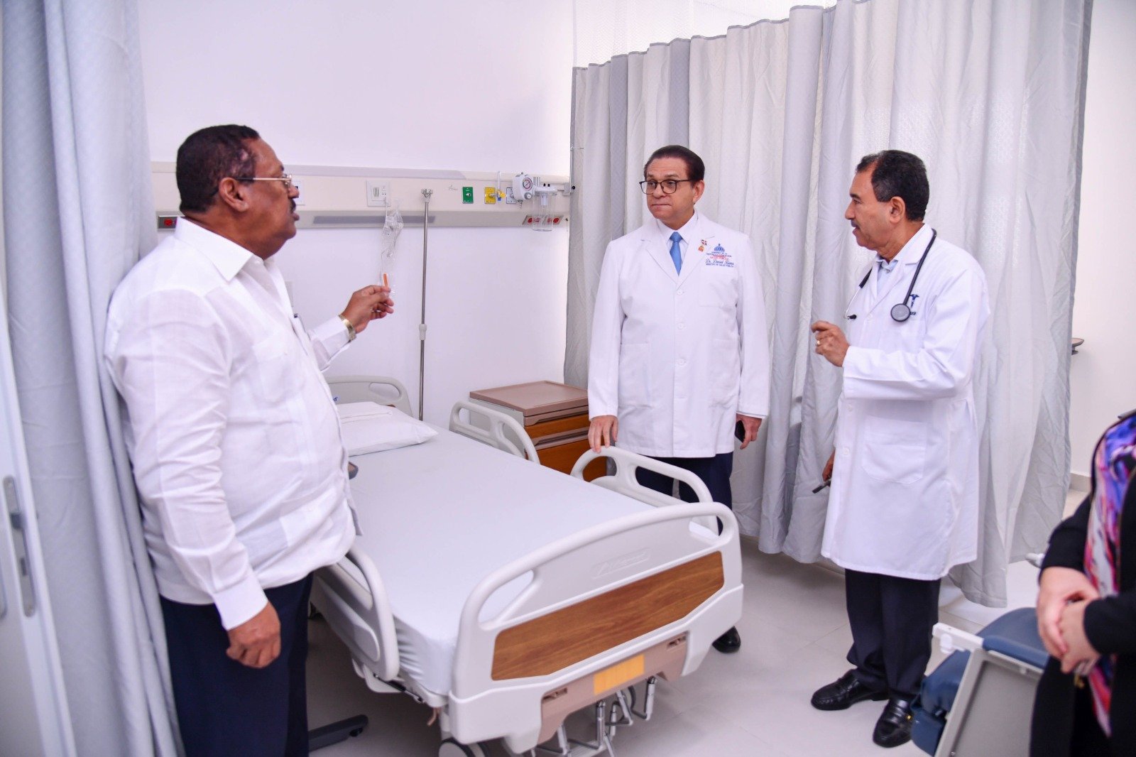  Autoridades disponen de 54 camas en hospital Mario Tolentino Dipp; aseguran disminuyen casos sospechosos de dengue en hospital Hugo Mendoza