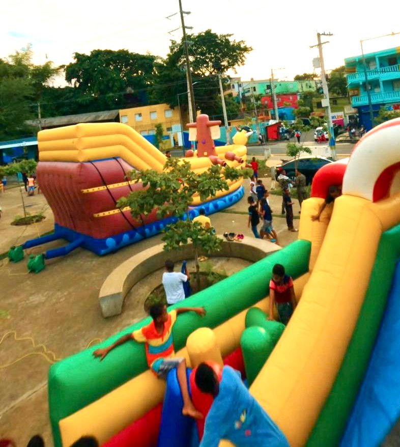 Moradores de Cristo Rey celebran y disfrutan de las instalaciones que ofrece el Cristo Park