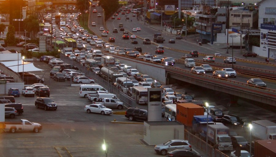 Se acercan a 30 los muertos por las lluvias en RD
