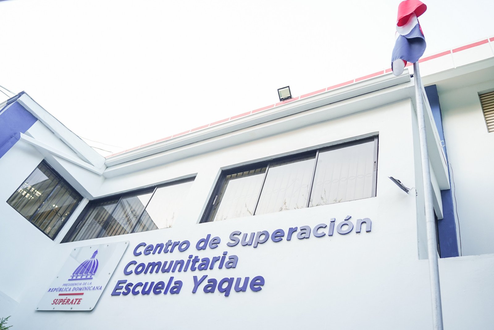 Supérate inaugura Centro de Superación Comunitaria Escuela Yaque en Santiago