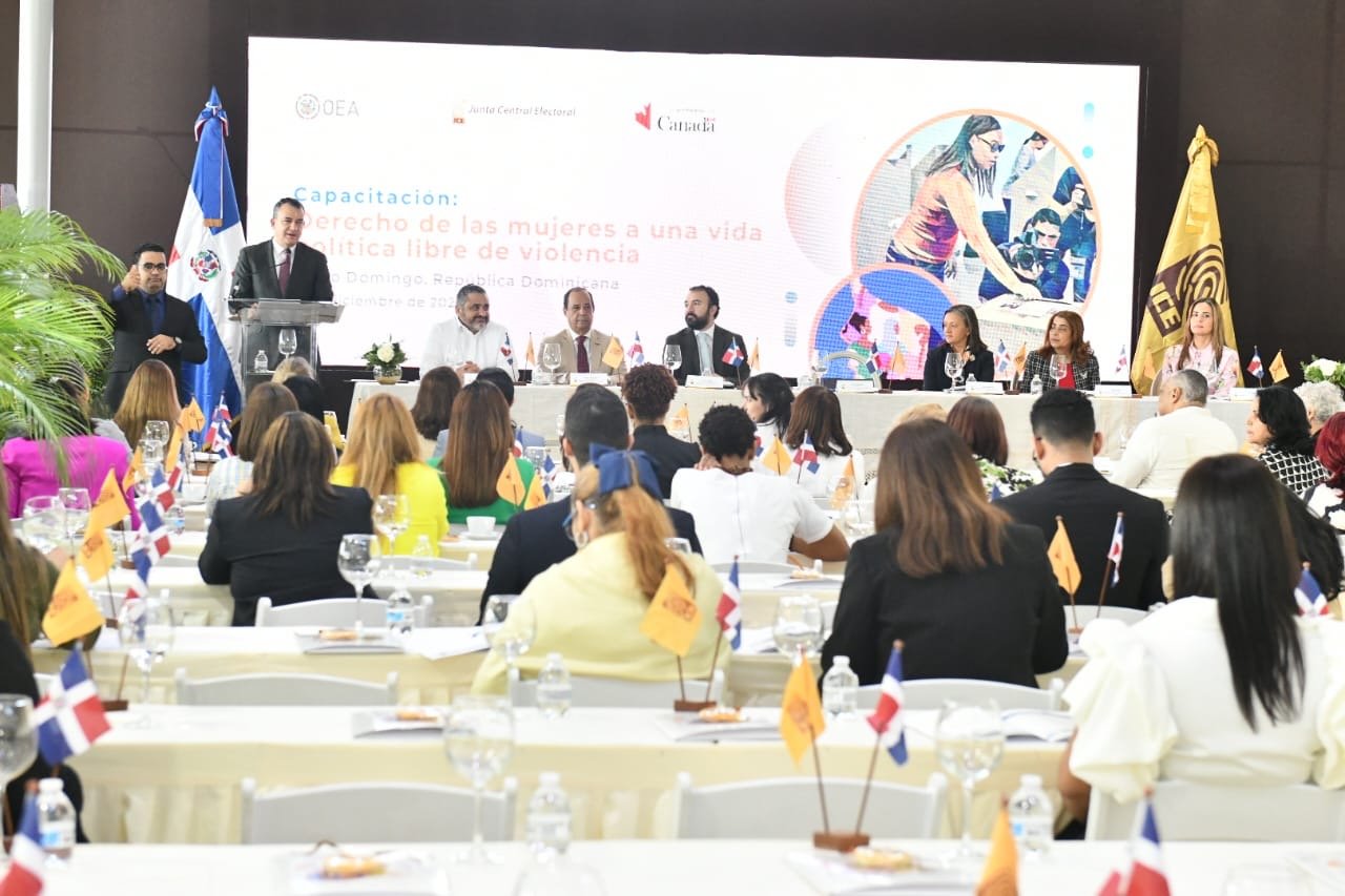 La JCE realiza taller sobre el derecho de las mujeres a una vida política sin violencia