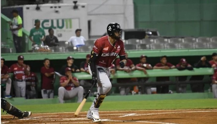 Gigantes y Estrellas empatados en primer lugar; Las Aguilas respiran