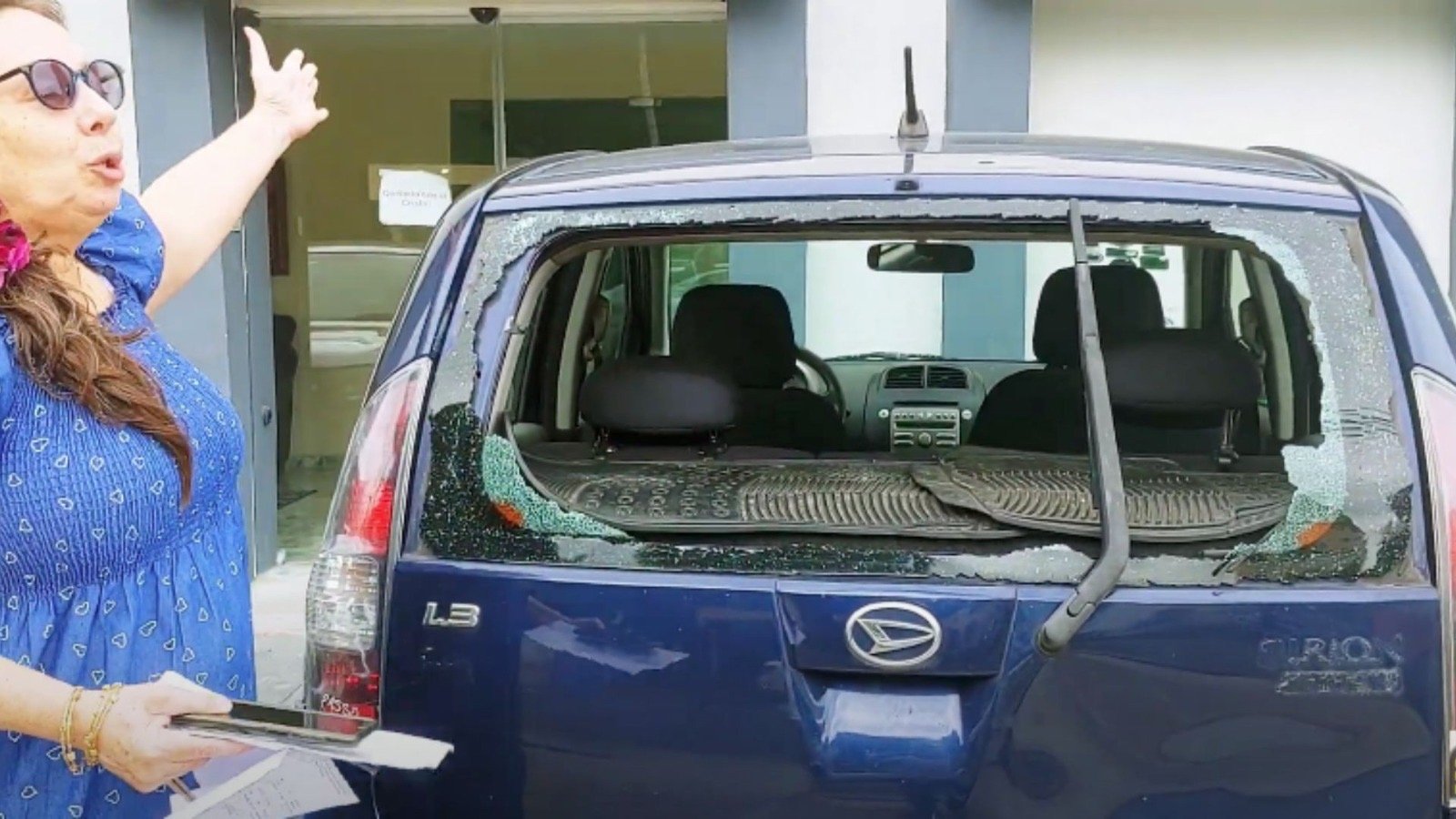 Mujer denuncia delivery de Pedidos Ya”, rompió cristal de su vehículo