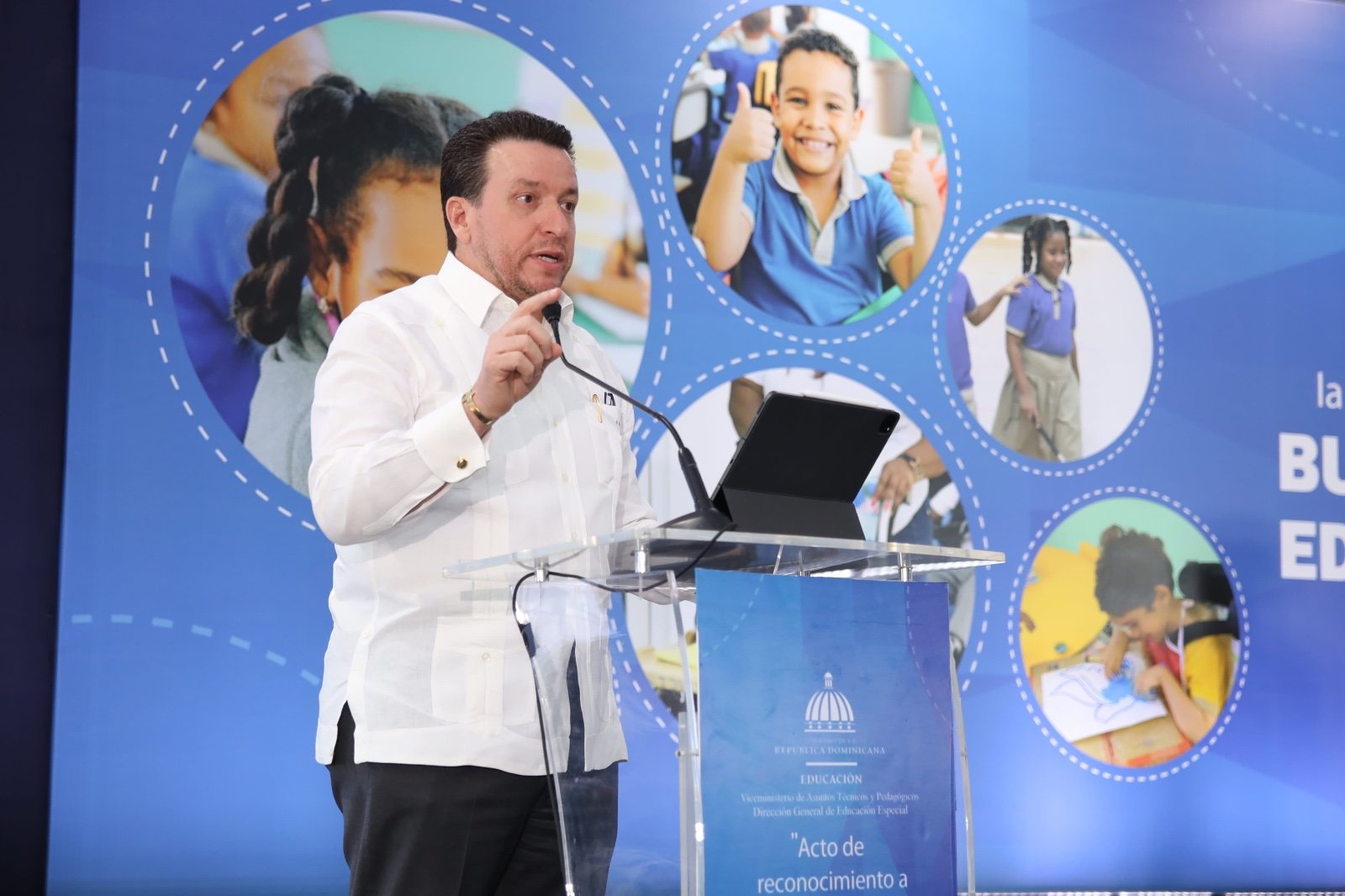 Dirección de Educación Especial y Ministerio de Educación reconocen a varios centros educativos que ingresan al programa de Educación Inclusiva