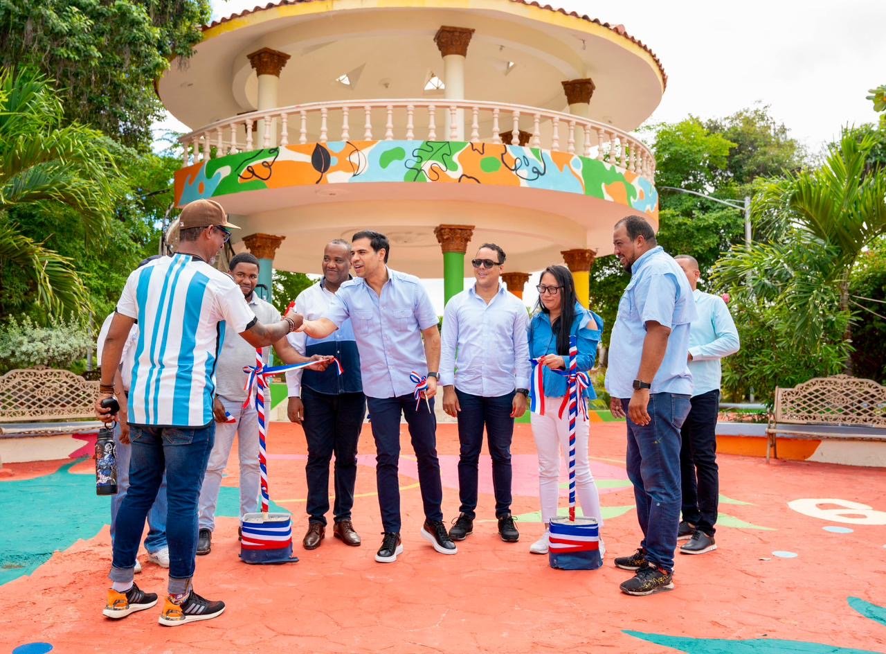 Roberto Ángel revela fueron intervenidos 26,050 m2 de arte público en más de 50 municipios del país este 