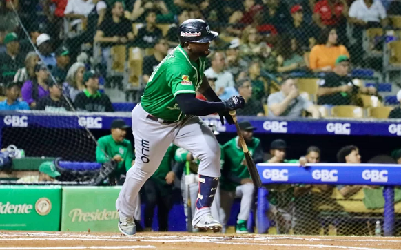 Estrellas hunden a Gigantes y se acercan a la clasificación; Licey cae