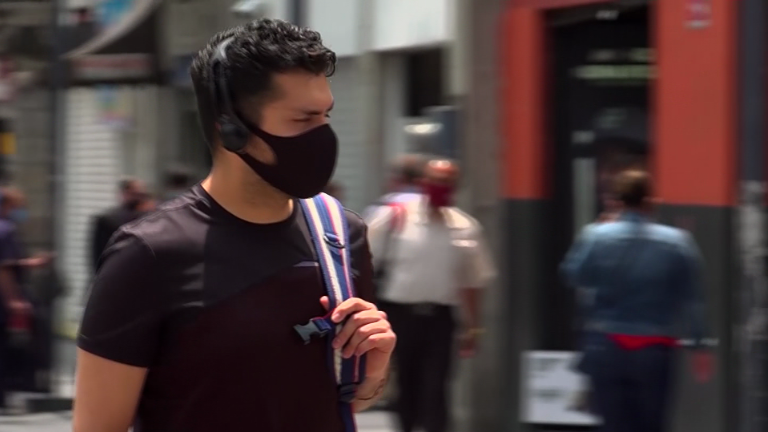 OMS insta a volver a mascarillas y a vacunarse contra el covid-19