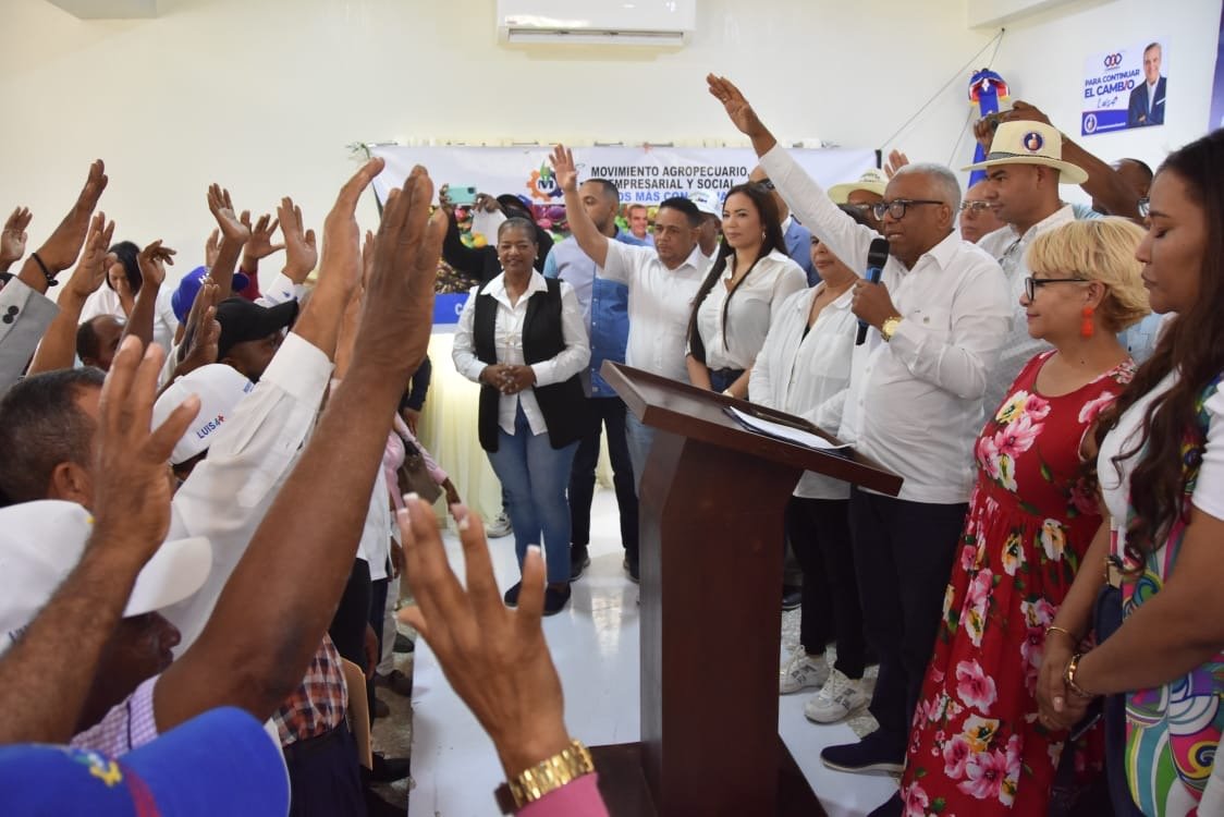 Juan Rosa encabeza exitosa juramentación de movimientos en apoyo a Luis Abinader en San Juan de la Maguana