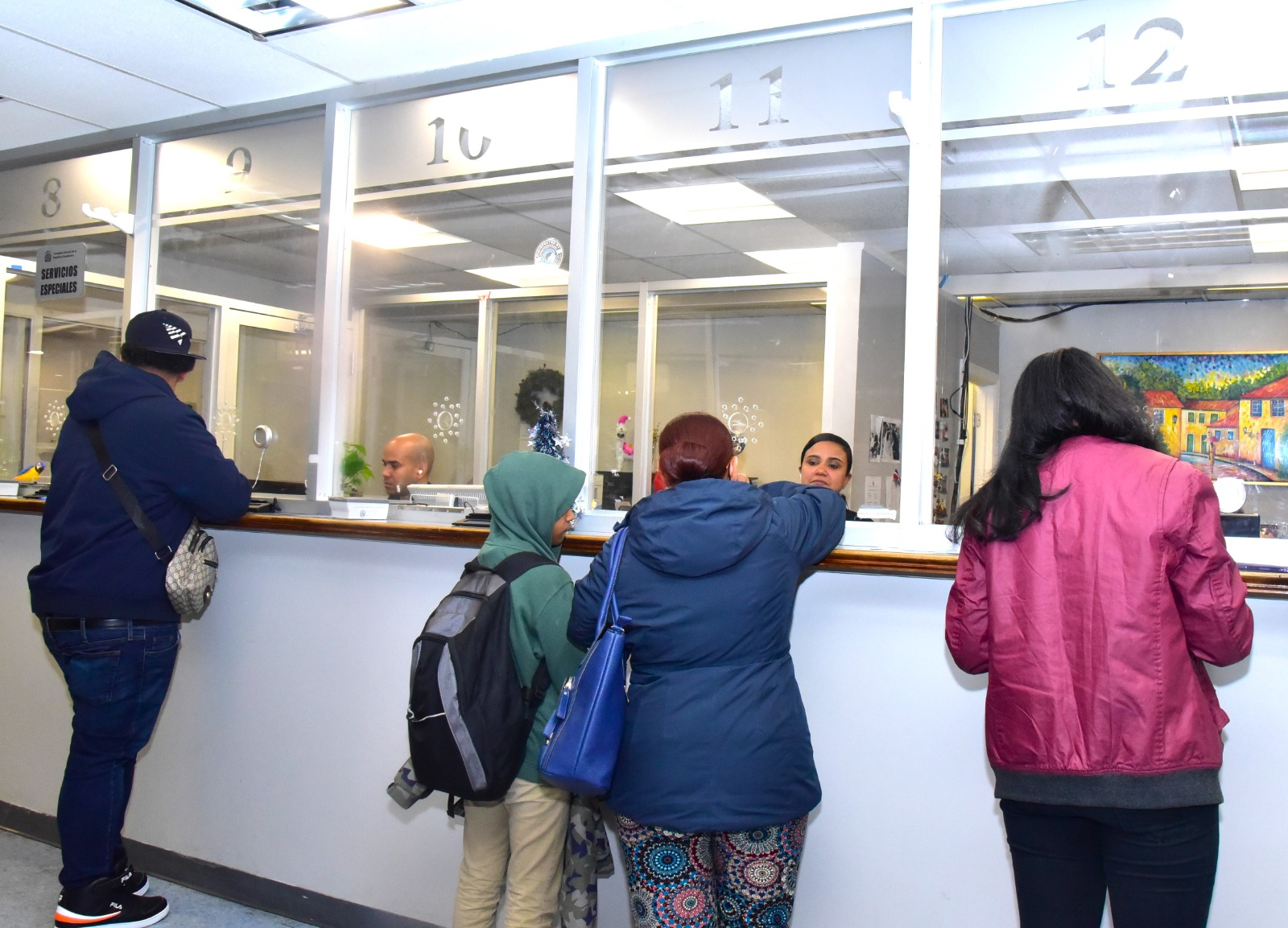 NUEVA YORK: Consulado de RD diariamente abarrotado criollos