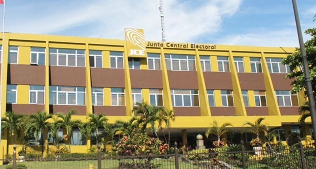 JCE condena uso de propaganda política en recintos militares RD