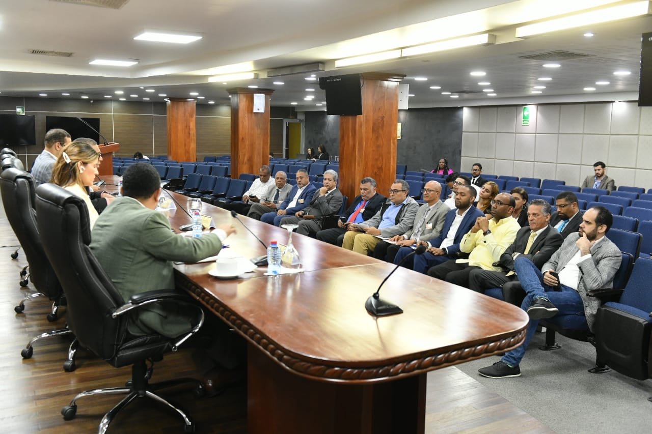 Mesa técnica de la JCE socializa con organizaciones políticas resultados auditoría técnica a los EDET y otros aspectos de cara a las elecciones municipales