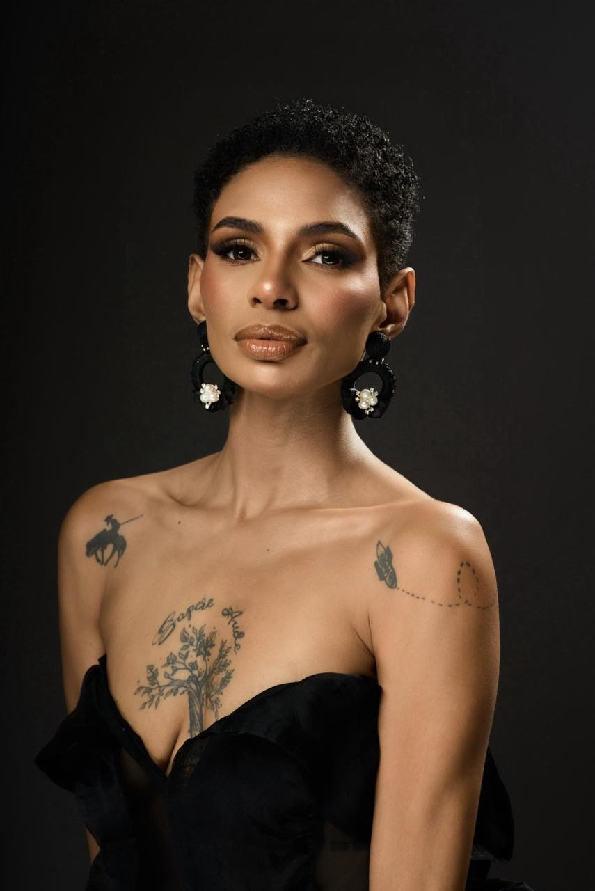 Crisania Fajardo: Modelo Vanguardista y Defensora  de la Comunidad Sorda en República Dominicana