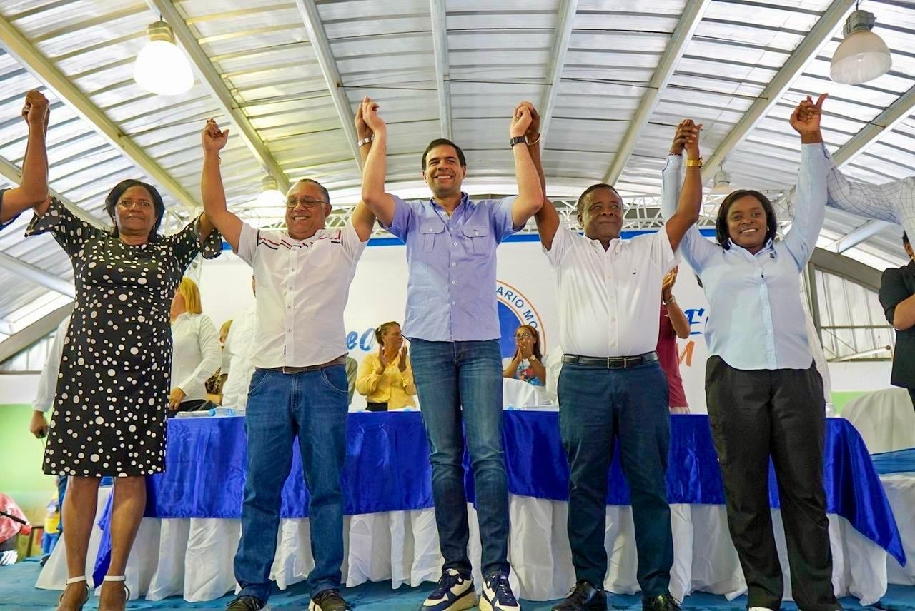 Roberto Ángel, en amplio recorrido por Elías Piña y San Juan, reafirma el cambio seguirá en el Sur
