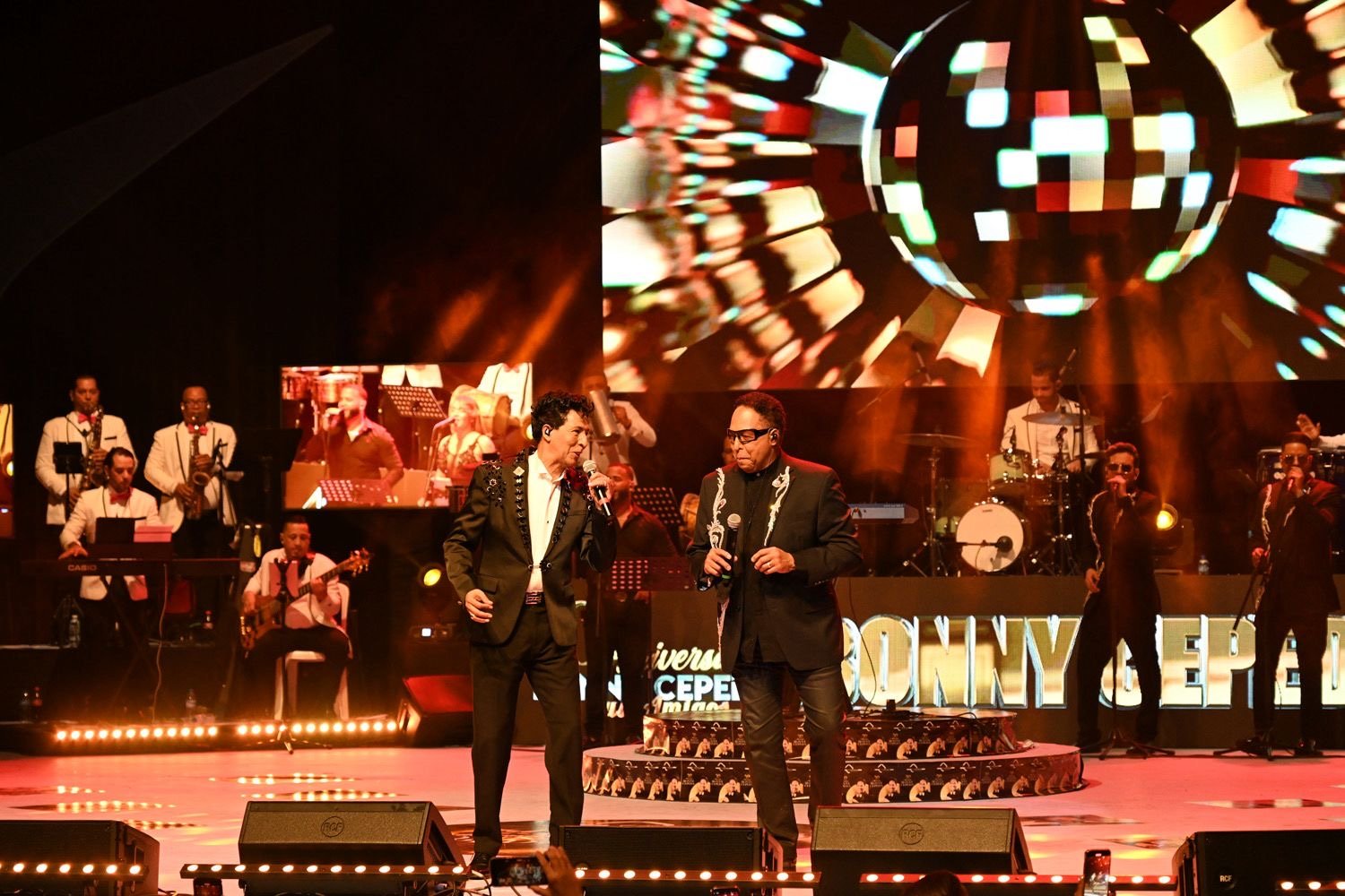 Bonny Cepeda y sus amigos llenan de “saabor” el Gran Teatro del Cibao