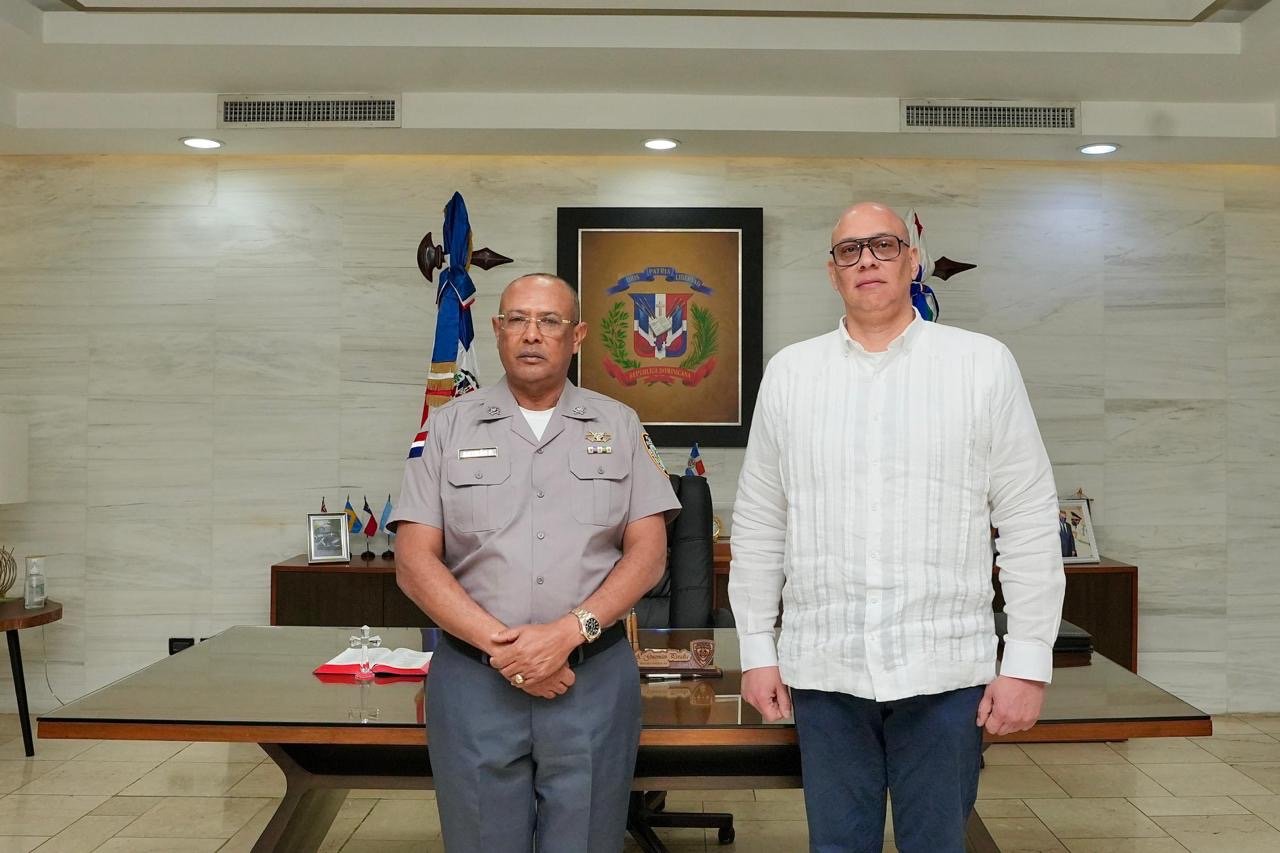 Policía Nacional de la República Dominicana recibe informe sobre Evaluación de ciberseguridad
