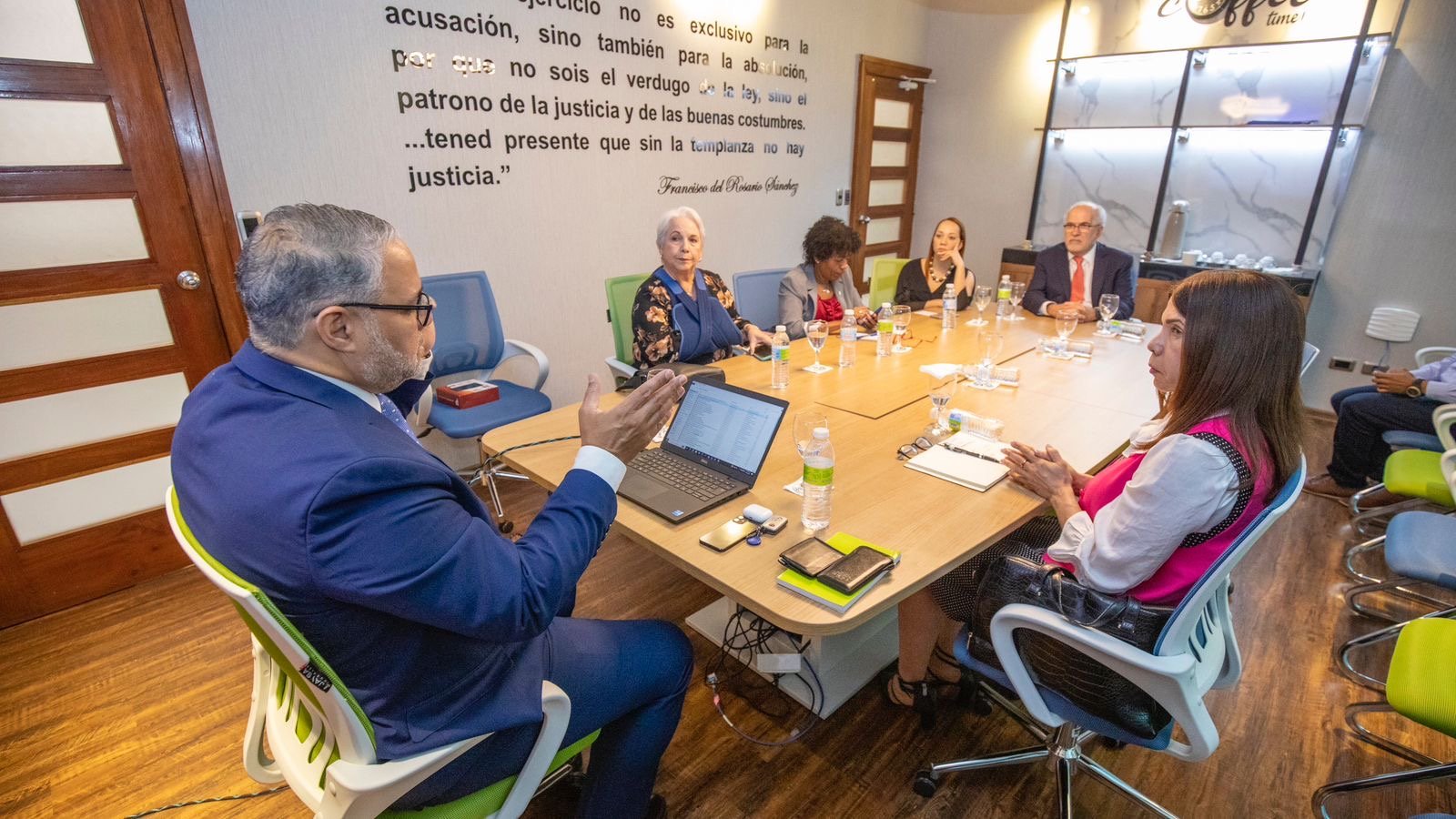 Ministerio Público recibe visita de comisión del Movimiento Cívico Participación Ciudadana
