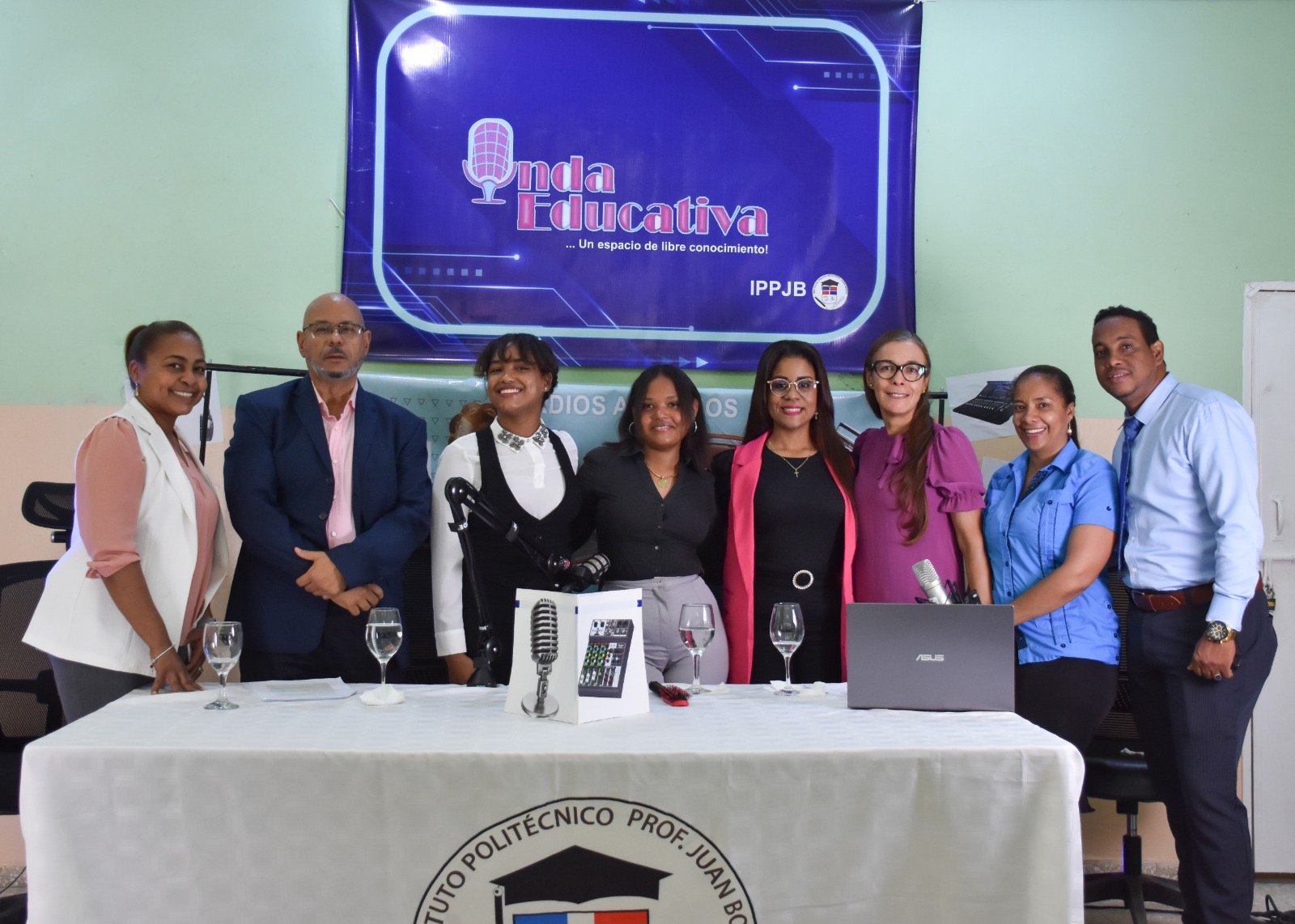 Politécnico Prof. Juan Bosch realiza Podcast educativo en conmemoración del Día Mundial de la Radio