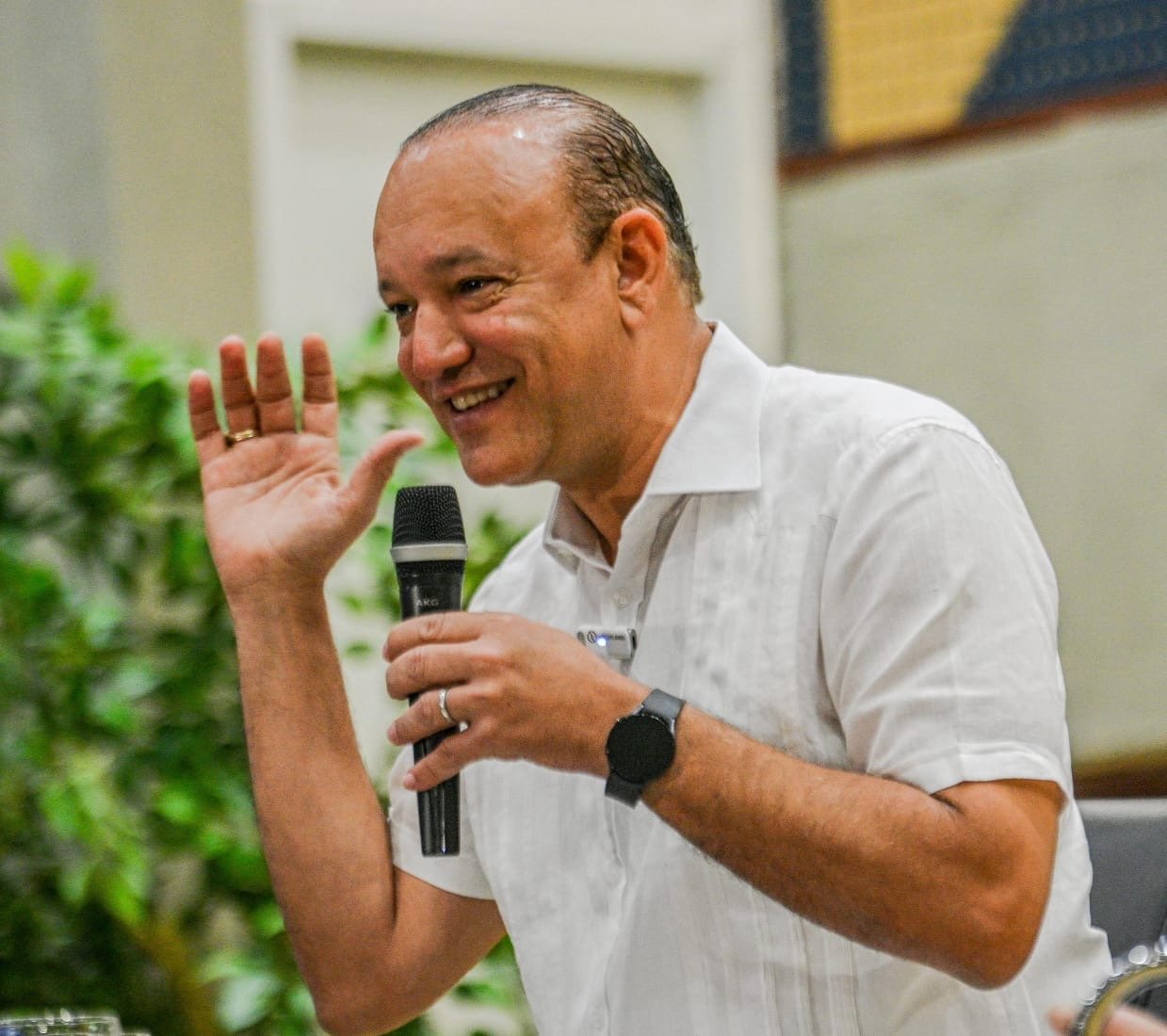 Ulises Rodríguez presenta sus propuestas ante más de 200 jóvenes