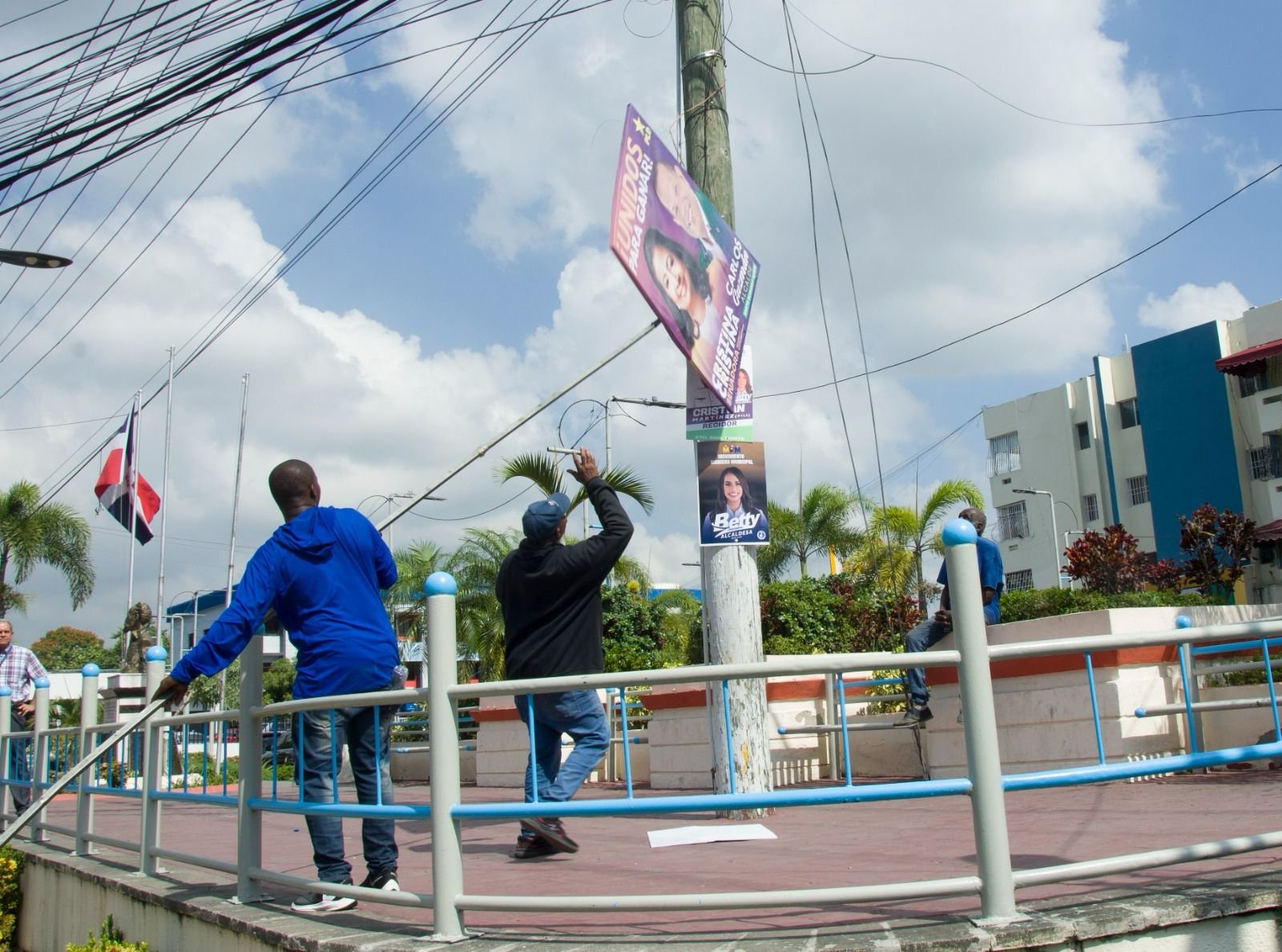 ASDN comienza retiro de publicidad de todos los candidatos municipales