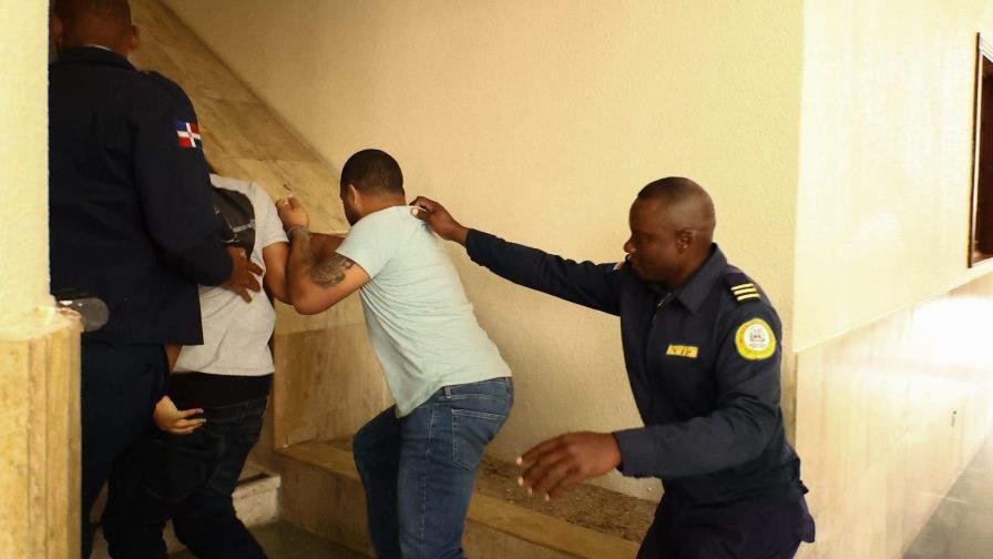 Dictan tres meses de prisión preventiva contra acusados de asalto en torres Nicole IX y King